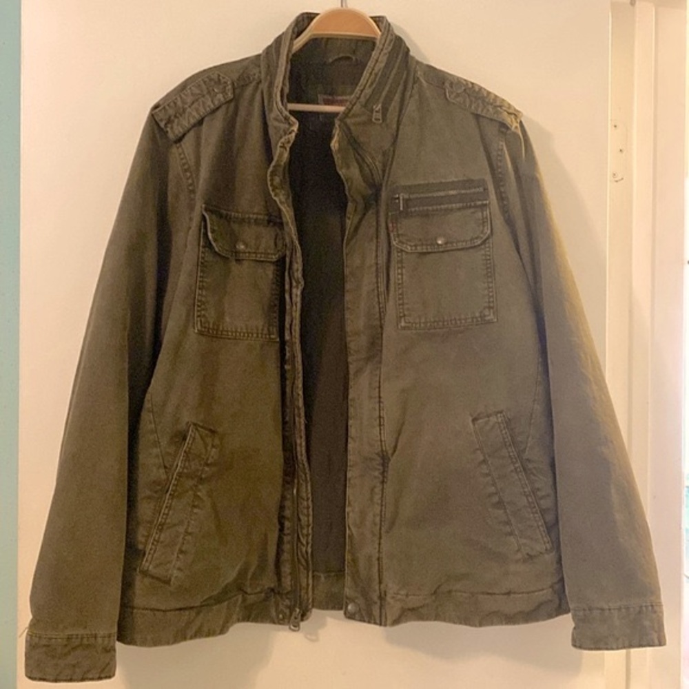 Levi’s Jacket, size XL, color green camo